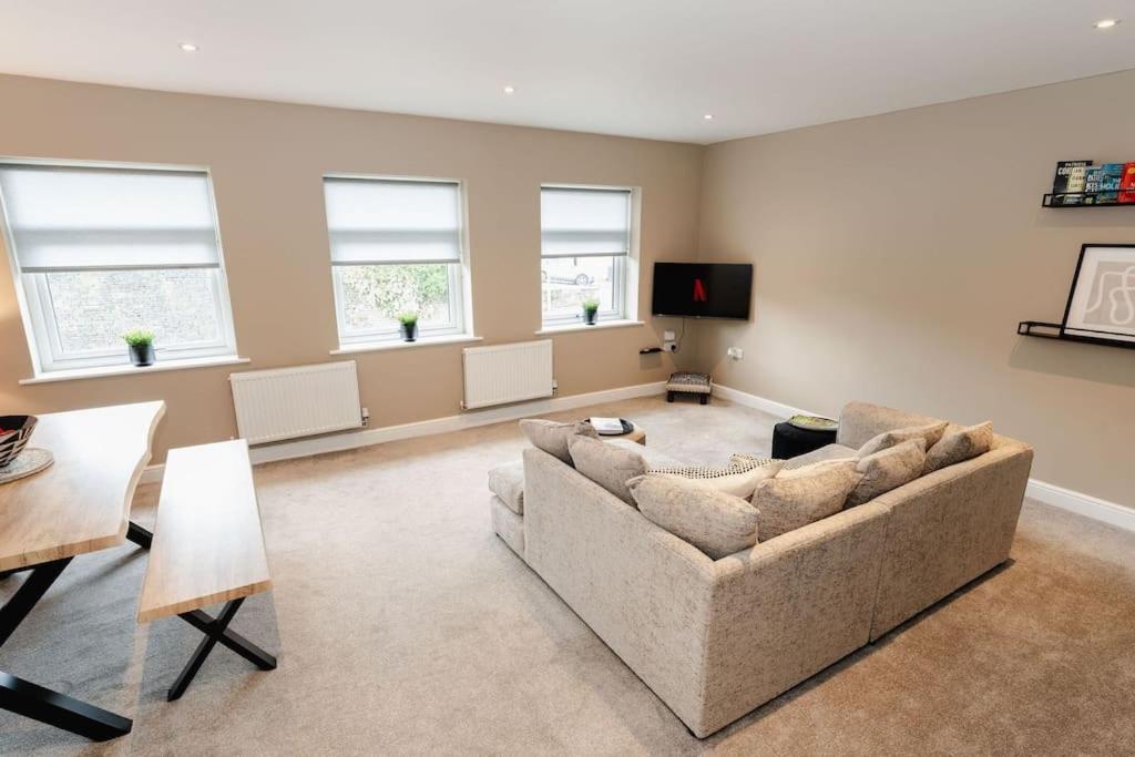 Boutique Apartment - Mazerystays Exley Exteriör bild