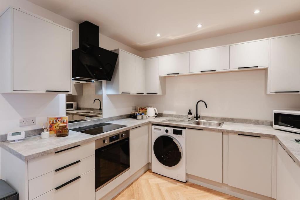 Boutique Apartment - Mazerystays Exley Exteriör bild